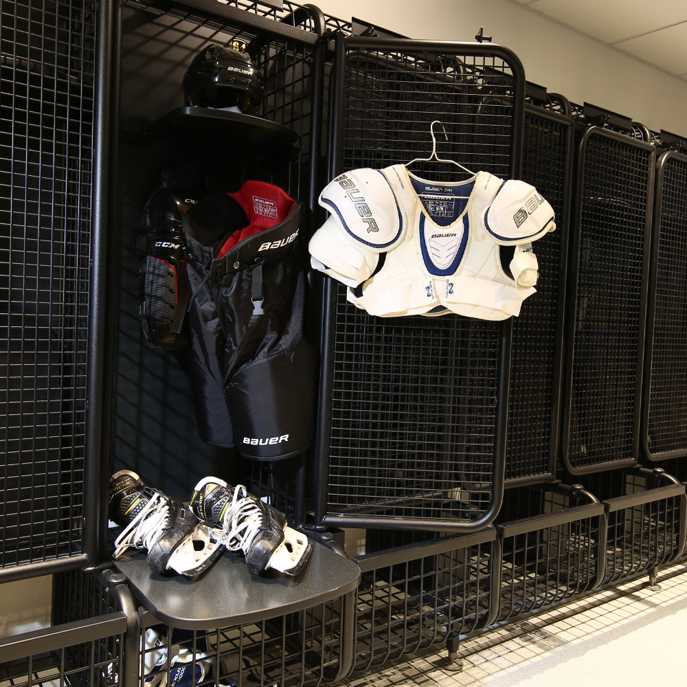 Ice Hockey locker rooms冰球更衣室.JPG