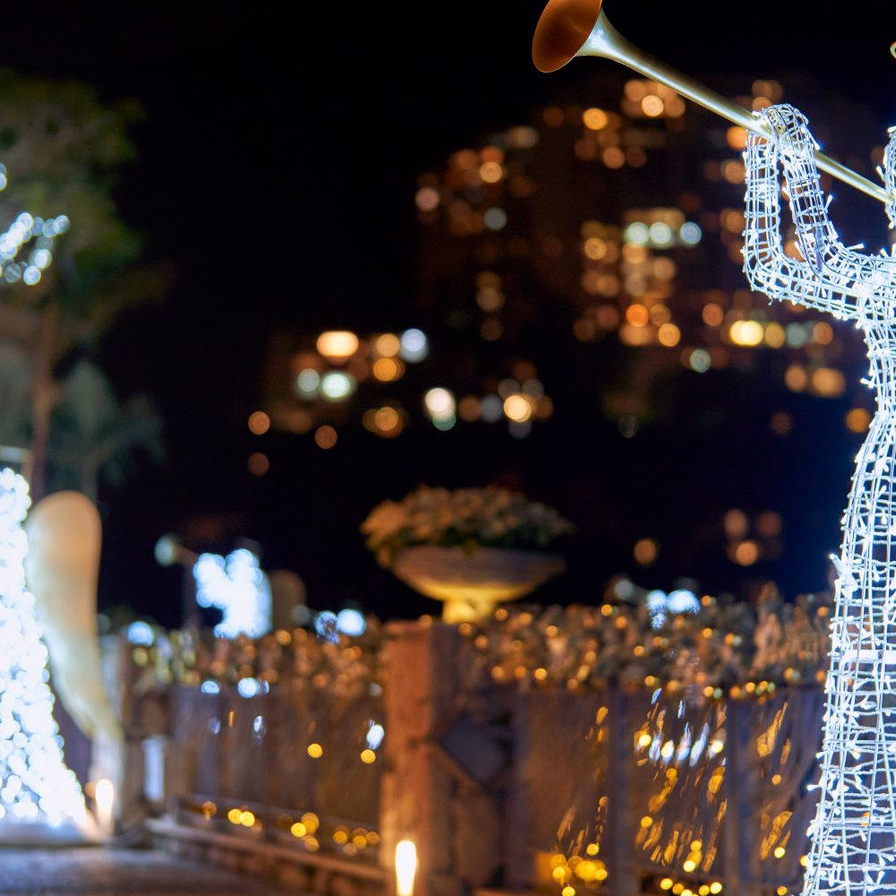 10. Eight sets of two-metre tall illuminating angels  along D’Deck promenade.jpg